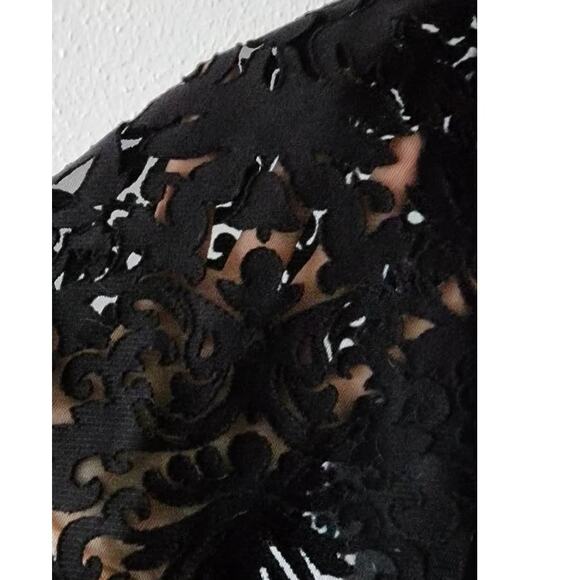 Xscape Lace Cold Shoulder Bell Sleeve Dress Black 16W - Picture 7 of 11